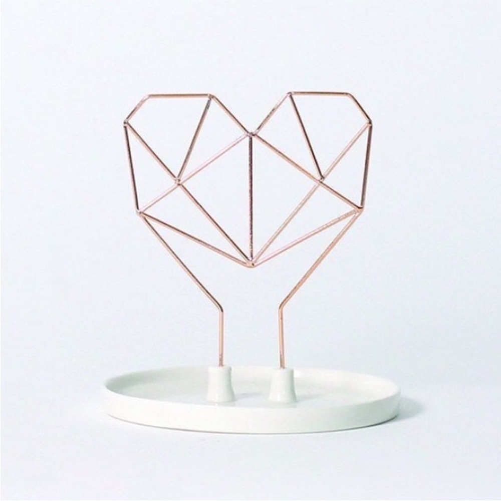 IMM LIVING Coxet Wire Heart Jewelry Holder
